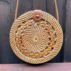 Beautiful Hawaiian rattan and leather woven round crossbody purse